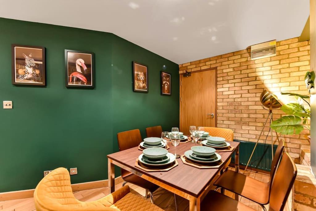 Spacious 2 Bed Urban Jungle Flat, Central London Exteriör bild