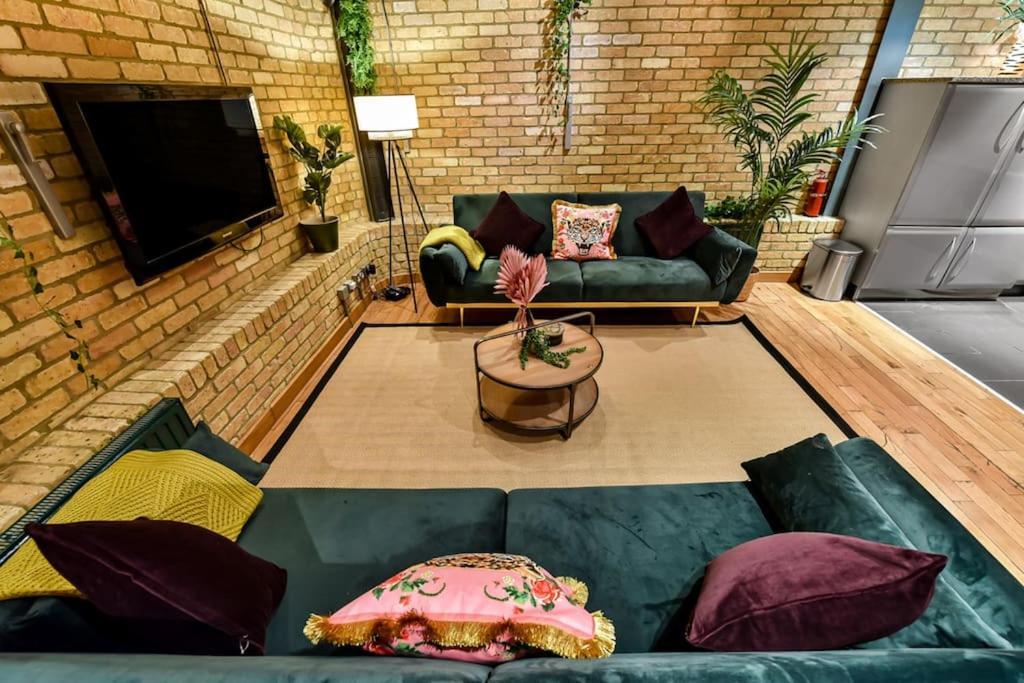 Spacious 2 Bed Urban Jungle Flat, Central London Exteriör bild