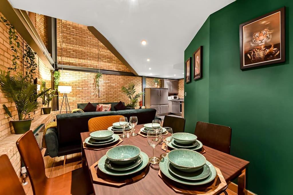 Spacious 2 Bed Urban Jungle Flat, Central London Exteriör bild